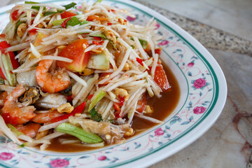 Green Papaya Salad (Som tum Thai).