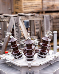 High voltage transformer with electrical insulation