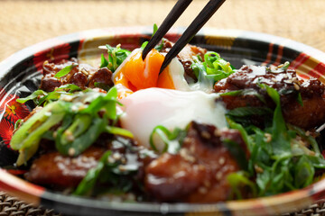 お惣菜の焼き鳥丼