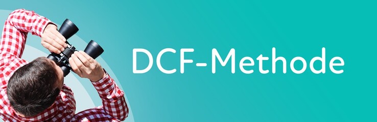 Naklejka premium DCF-Methode. Mann mit Fernglas aus Vogelperspektive. Beobachtung, Draufsicht, Panorama. Business Text auf blau. Statistik, Wirtschaft