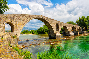 Fototapeta na wymiar Arta's bridge over Arachthos River, Greece