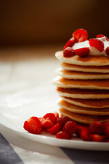 pancakes with strawberry