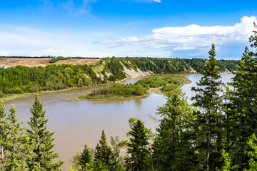 Fototapeta na wymiar North Saskatchewan river, Alberta