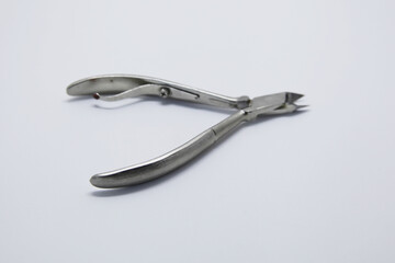 Cuticle pliers, used to cut excess cuticles on the nail