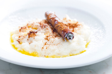 rice porridge with cinnamon and butter