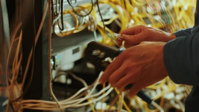 Connection procedure UTP cable, Twisting Cable Tool Twisted Pair Ethernet UTP Cat 5, Crimping RJ45 LAN cable, Stepping to crimping RJ45 connector.