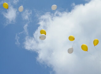 Воздушные шарики в полёте