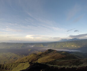 Crat&egrave;re volcanique au mont Batur &agrave; Bali, Indon&eacute;sie