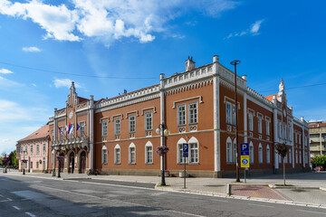 Obraz premium Vrsac, Serbia - June 04, 2020: Municipal building of Vrsac (Serbian: zgrada opstine Vrsac). Town Hall. Vrsac got its town hall in 1795.
