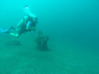 Fototapeta na wymiar Plongeur sous marin à Bali, Indonésie