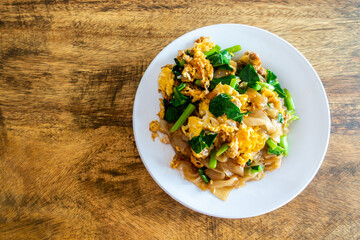 Fried thin noodles with soy sauce