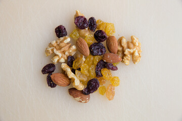 Aperitivo salgado e doce, mistura de frutas secas e frutas secas.