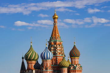 Fototapeta na wymiar St basil cathedral in Moscow against the blue sky.