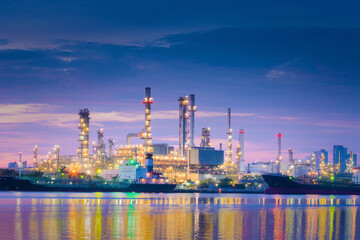 Crude Oil and Gas Refinery Plant of Manufacturing Petrochemical, Process Production Line of Oil/Gas...