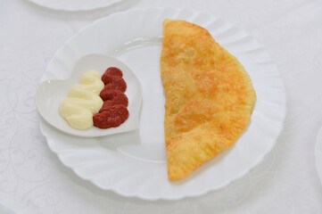 food, breakfast, dessert, plate, sweet, fruit, cake, strawberry, delicious, meal, pastry, snack, baked, red, pancake, gourmet, pancakes, berry, raspberry, waffle, jam, bread, fresh, white, pie