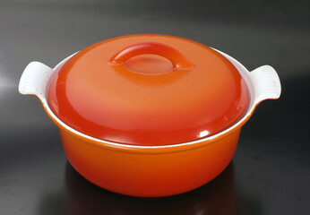 Vintage pewter red pot with lid