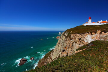 Fototapeta na wymiar lighthouse on the cliff at Cabo da Roca (the westernmost point in continental Europe)