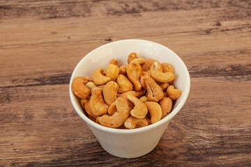Cashew heap in the bowl