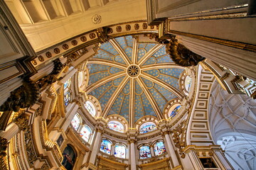 Obraz premium View of the dome Of the Cathedral of the Incarnation with its delicate stained glass windows in Granada, Spain