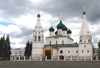 Church of Ilia Prorok in Yaroslavl, Russia - obrazy, fototapety, plakaty