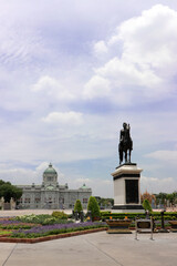 Fototapeta premium Equestrian statue of Chulalongkorn the Great is an outdoor sculpture in cast bronze at the center of the Royal Plaza and The Ananta Samakhom Throne Hall at Bangkok, Its was erected in 1908.