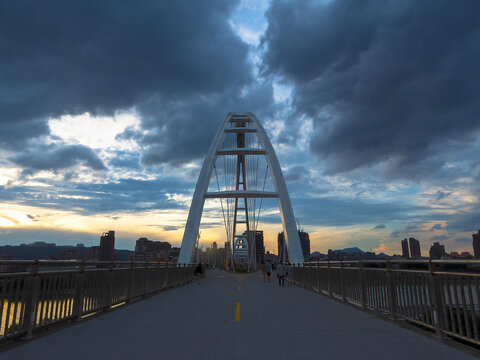 Crescent Bridge At Sunset. A Tourism Attraction In New Taipei, Taiwan.