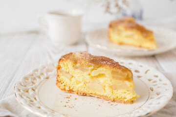 Simple russian cake with apples