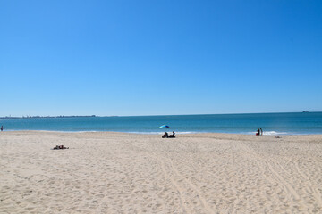 Fototapeta na wymiar Playa segura durante el coronavirus para el verano 