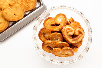 transparent bowl with french palmier