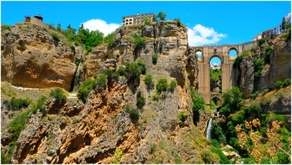 Fototapeta premium Imagen tomada desde la cascada de agua del Tajo, Ronda, Málaga, España.