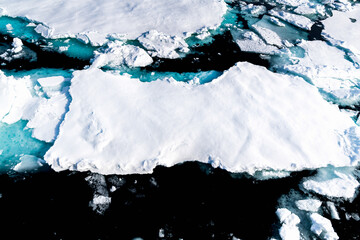 Obraz premium Ice landcape on the water in Arctic