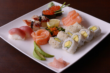 plats de sushis, différentes sortes