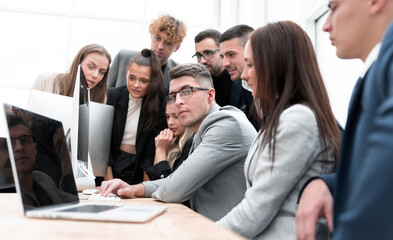 Fototapeta premium project Manager and business team discussing new information