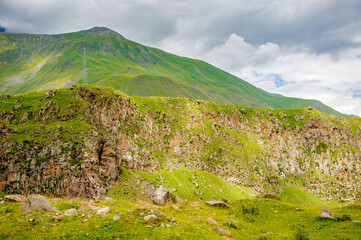 Fototapeta premium It's Beautiful view of the mountains and the cloudy sky