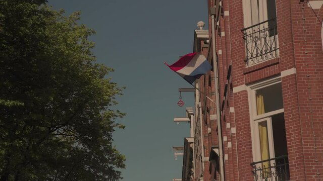 Waving Dutch Flag / Wapperende Nederlandse vlag