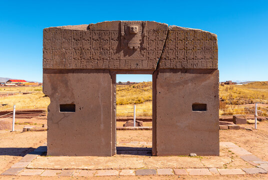 Sun Gate monolith with bas relief decorations of the Creator God Viracocha and a solar calendar, Tiwanaku, La Paz, Bolivia.