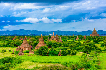 Fototapeta na wymiar It's Beautiful of the Bagan Archaeological Zone, Burma. One of the main sites of Myanmar.