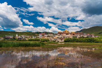 Fototapeta premium Ganden sumtseling monastery in yunnan province