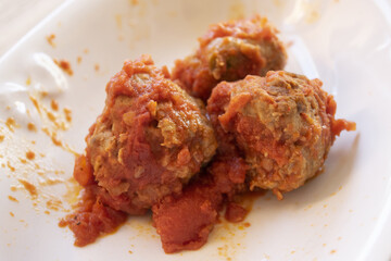 tomato sauce meatballs