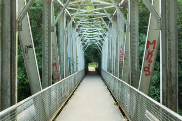 Most w mieście Żagań nad rzeką Bóbr. © boguslavus