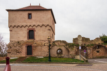 Fototapeta na wymiar Fortification Tower, ger. Metzgerturm, fra. Tour des Bouchers in Lauterbourg, Wissembourg, Bas-Rhin, Grand Est, France
