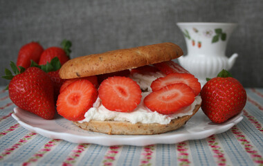 strawberry & cottage cheese sandwich