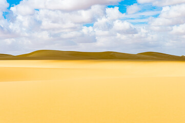 Fototapeta na wymiar It's Dunes in the Sahara desert in Egypt