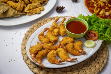fried shrimp with sauce