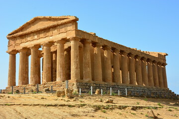 Italie, Sicile, parc archéologique de la vallée des temples, le temple de la Concorde est un...