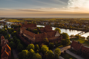 Średniowieczny zamek © monkeyMedia.pl