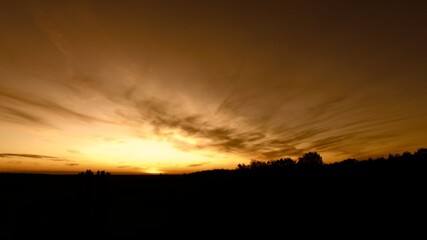 Sonnenuntergang über dem Brandenburer Land bei Wiesenburg nähe Berlin