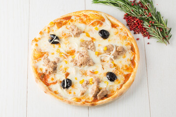 tuna fish pizza