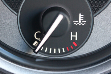 Naklejka premium Vehicle coolant gauge on cold