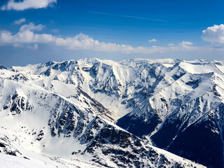 Romania, Fagaras Mountains, snow covered mountains